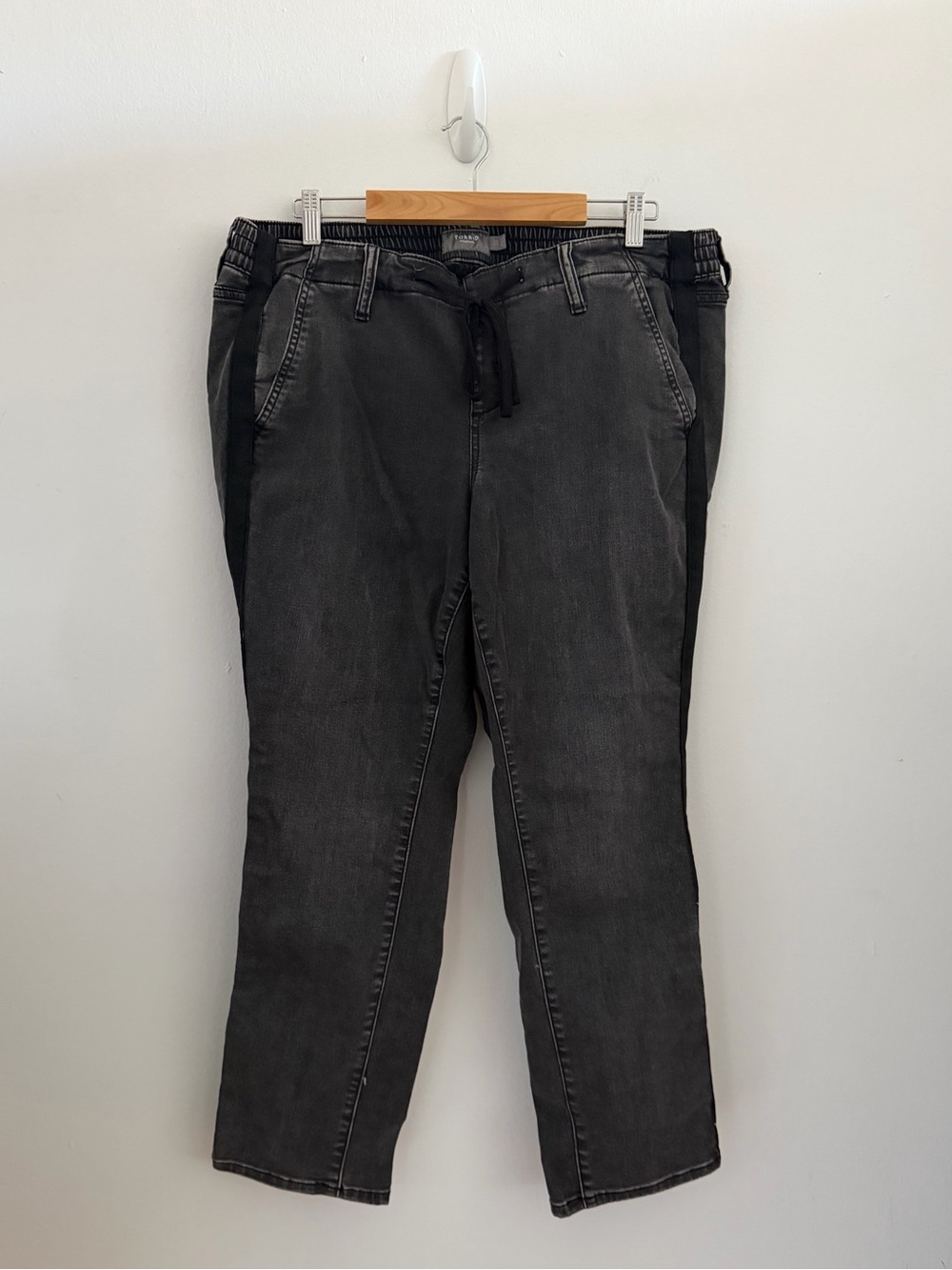 torrid Black Washed Boyfriend Jeans with Drawstring Size 1S